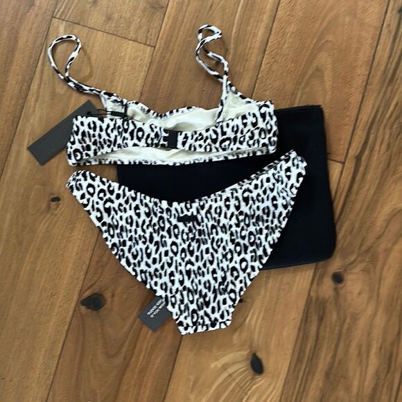 TRIANGL MICA NORMAL POWDER VELVET BLACK WHITE NEW WITH TAGS + BAG - Picture 4 of 4